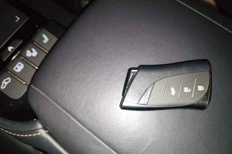 Used Lexus LS 2021 500h Executive Edition Vehicle Key
