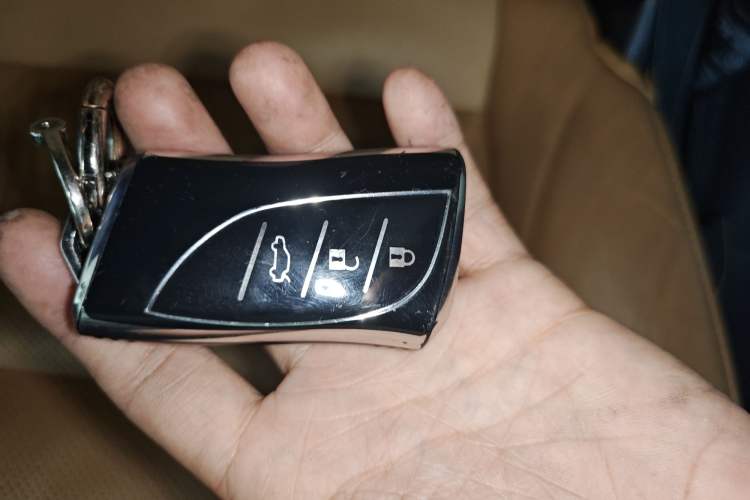 Used Lexus LS 2021 500h Excellence Edition Vehicle Key