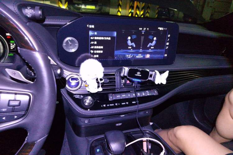 Used Lexus LS 2021 500h Luxury Edition Audio And AC Panel