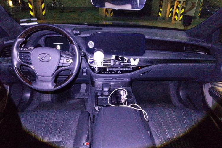 Used Lexus LS 2021 500h Luxury Edition Center Console