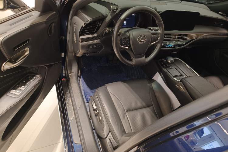 Used Lexus LS 2021 500h Excellence Edition Driver Seat