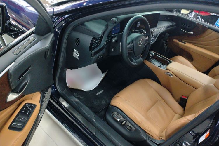 Used Lexus LS 2021 500h Excellence Edition Driver Seat