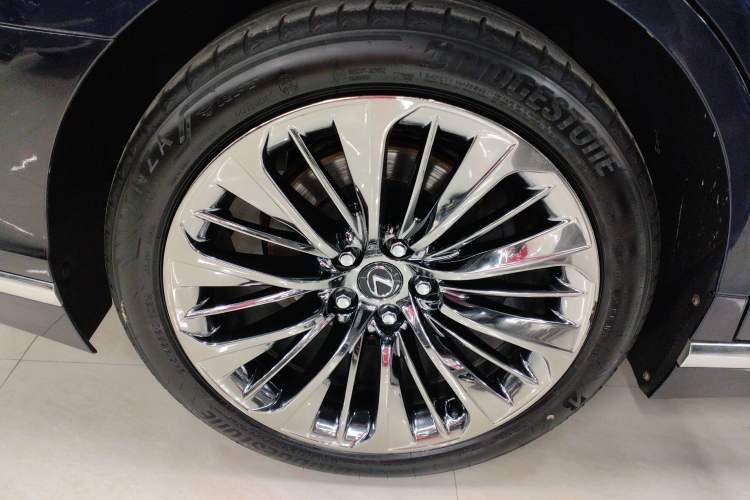Used Lexus LS 2021 500h Excellence Edition Exterior 5