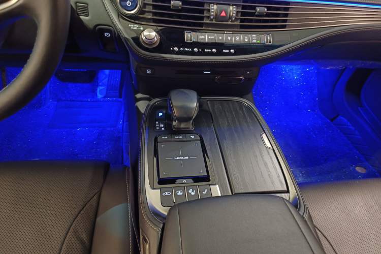 Used Lexus LS 2021 500h Excellence Edition Gear Lever