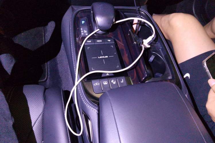 Used Lexus LS 2021 500h Luxury Edition Gear Lever