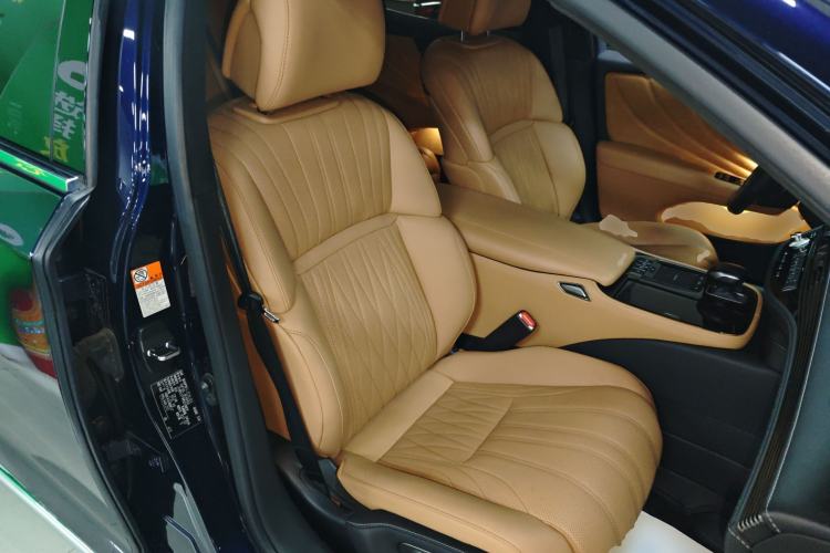 Used Lexus LS 2021 500h Luxury Edition Right Front Seat