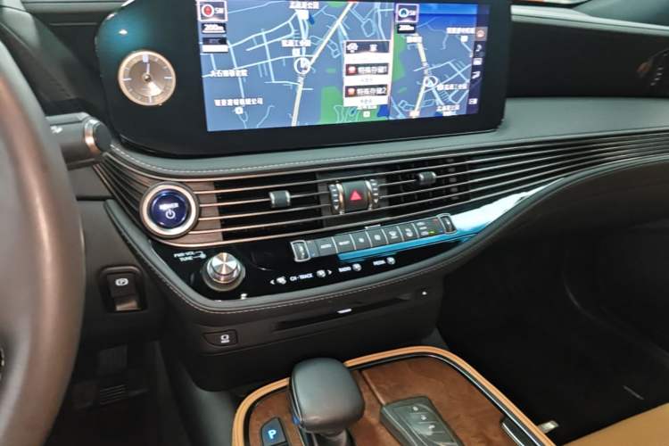 Used Lexus LS 2021 500h Excellence Edition Audio And AC Panel