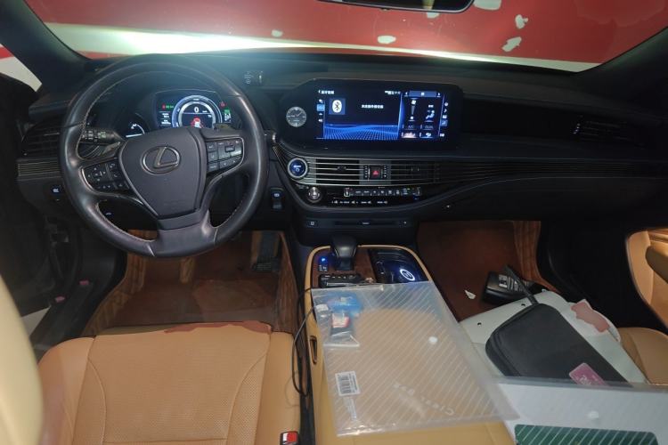 Used Lexus LS 2021 500h Excellence Edition Center Console