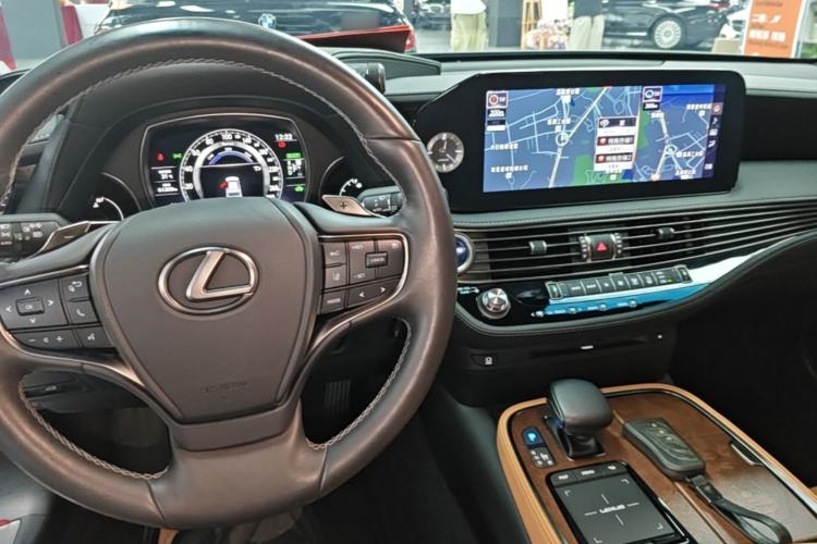 Used Lexus LS 2021 500h Excellence Edition Center Console