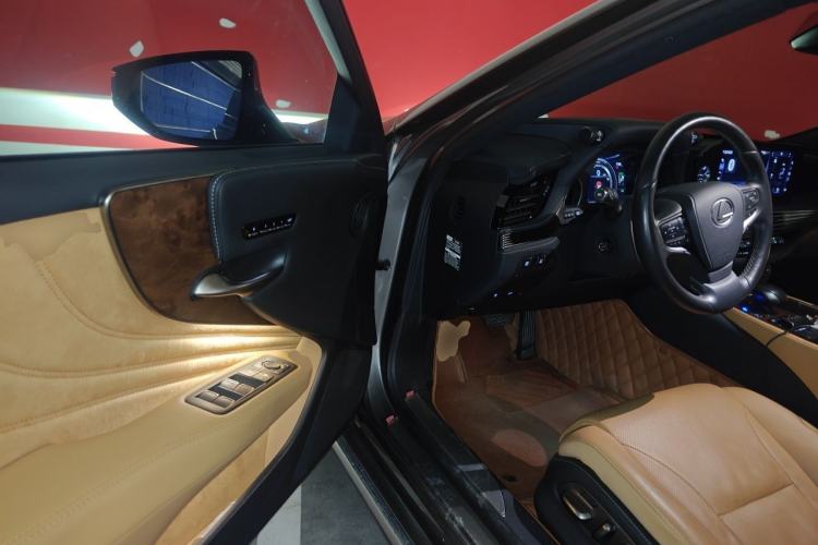 Used Lexus LS 2021 500h Excellence Edition Driver Seat