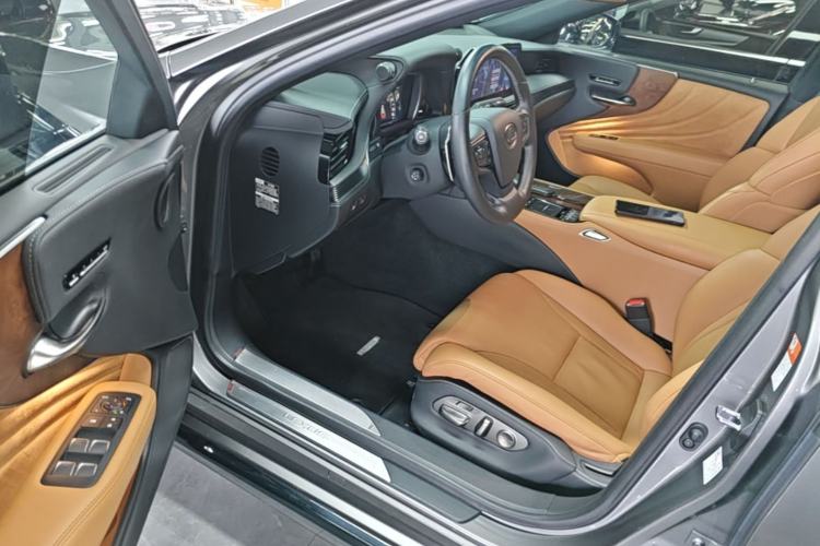 Used Lexus LS 2021 500h Excellence Edition Driver Seat