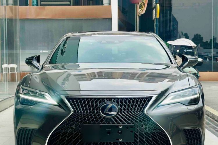 Used Lexus LS 2021 500h Executive Edition Exterior 3