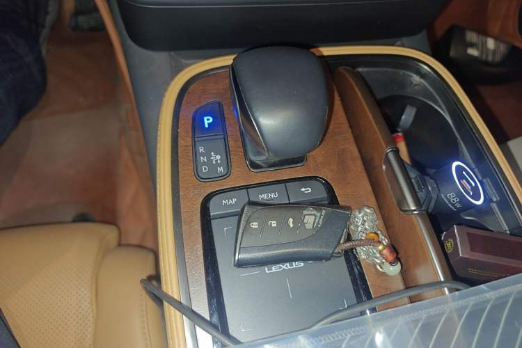 Used Lexus LS 2021 500h Excellence Edition Gear Lever