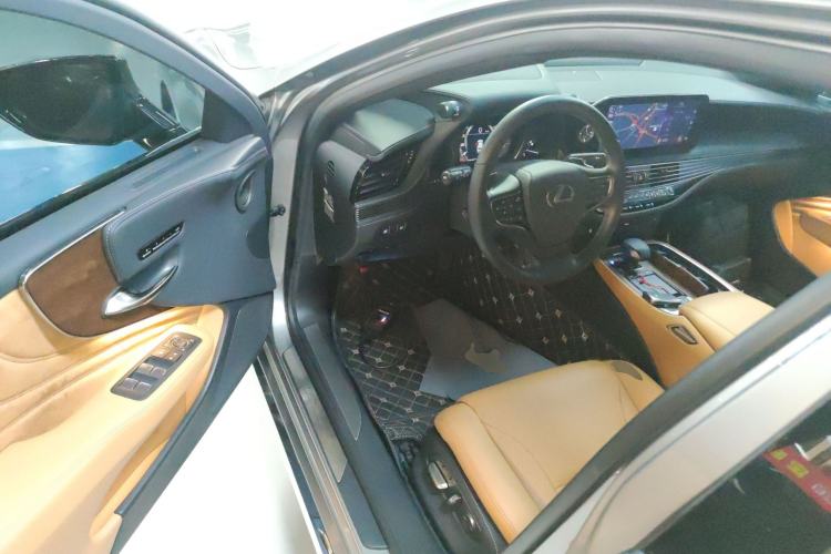 Used Lexus LS 2021 500h Excellence Edition Interior 3