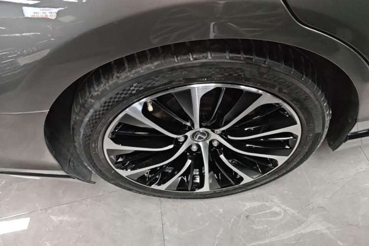 Used Lexus LS 2021 500h Excellence Edition Right Rear Wheel Hub