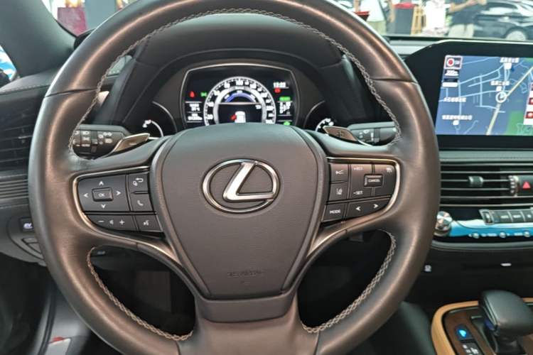 Used Lexus LS 2021 500h Excellence Edition Steering Wheel