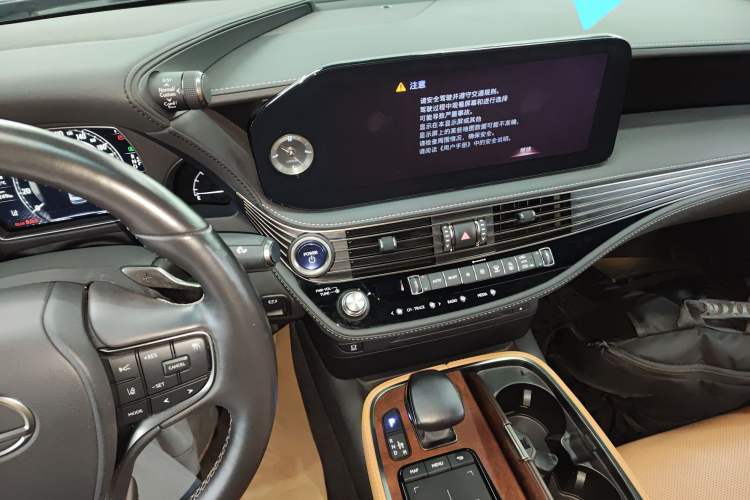 Used Lexus LS 2021 500h Excellence Edition Audio And AC Panel