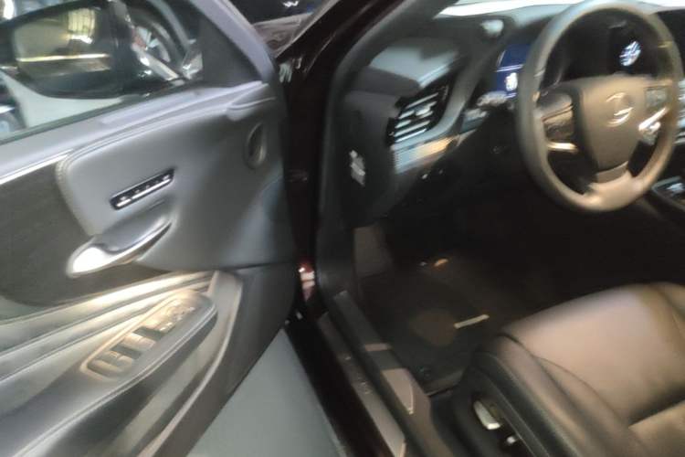 Used Lexus LS 2021 500h Excellence Edition Driver Seat