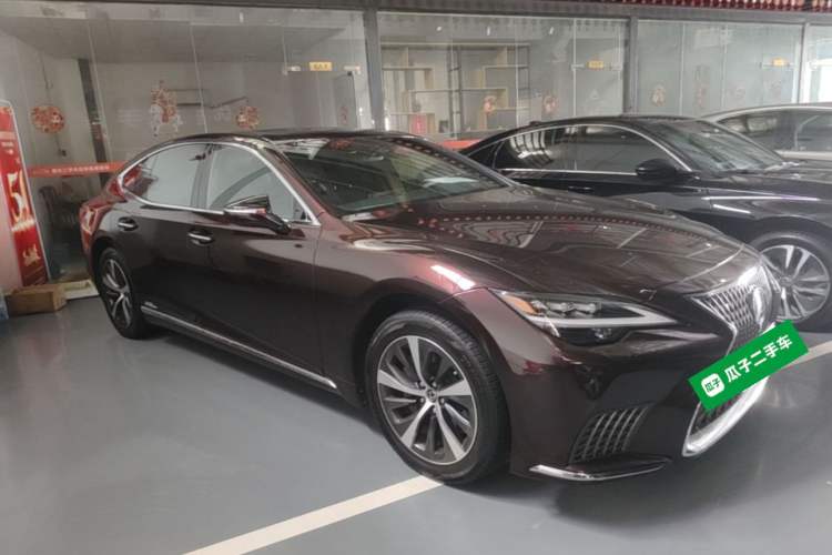 Used Lexus LS 2021 500h Excellence Edition Front Right 45 Deg