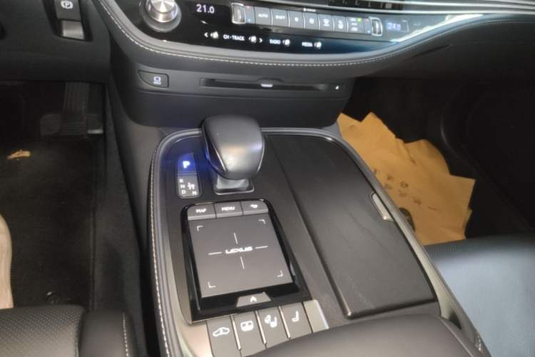 Used Lexus LS 2021 500h Excellence Edition Gear Lever