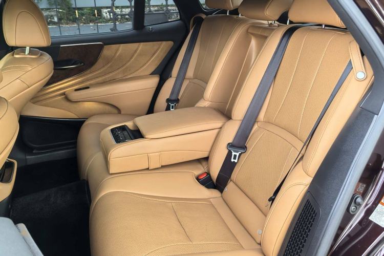 Used Lexus LS 2021 500h Excellence Edition Interior 5