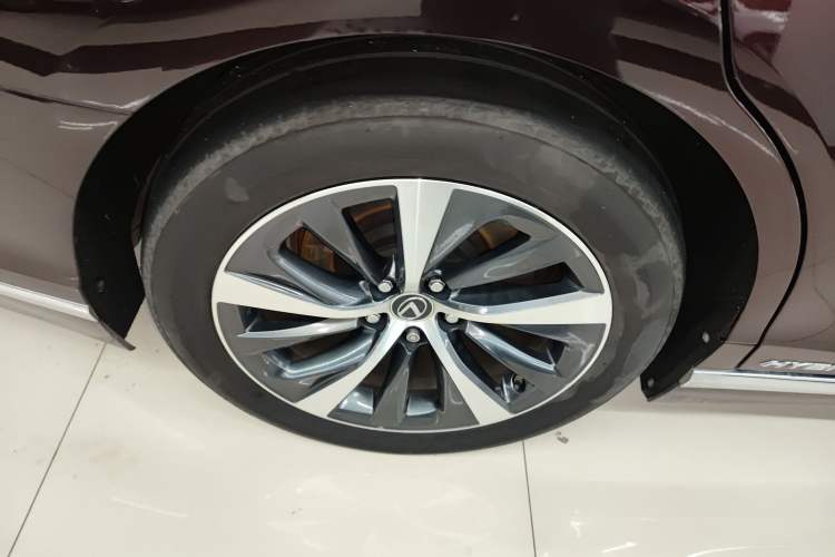 Used Lexus LS 2021 500h Excellence Edition Right Rear Wheel Hub