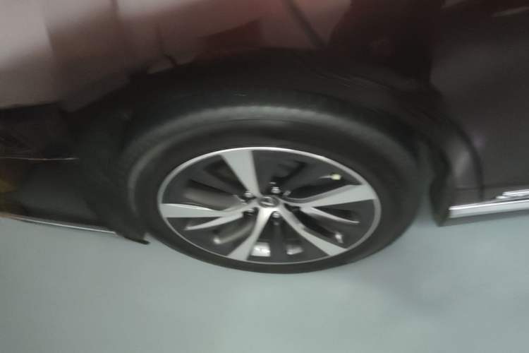 Used Lexus LS 2021 500h Excellence Edition Right Rear Wheel Hub