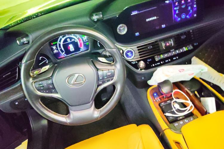Used Lexus LS 2021 500h Excellence Edition Steering Wheel