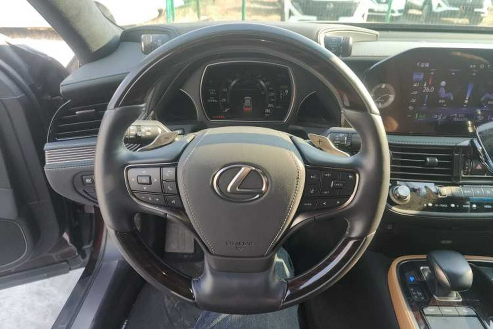 Used Lexus LS 2021 500h Luxury Edition Steering Wheel