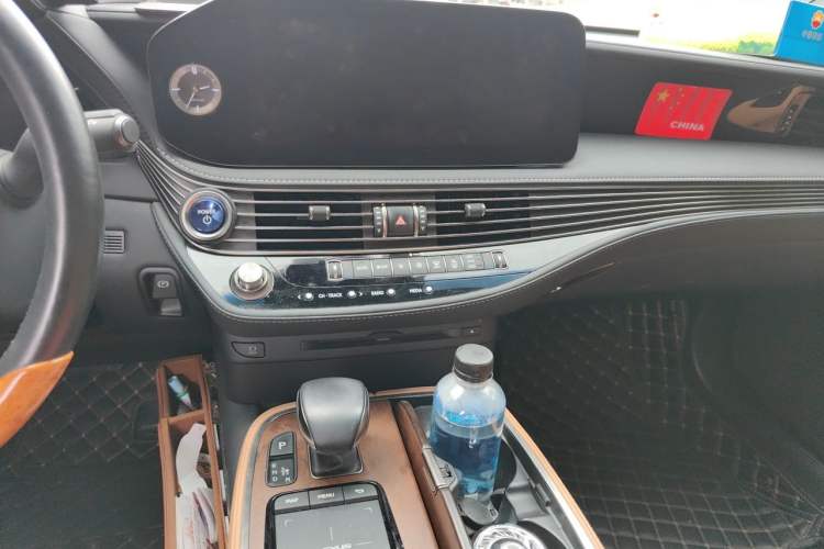 Used Lexus LS 2021 500h Excellence Edition Audio And AC Panel