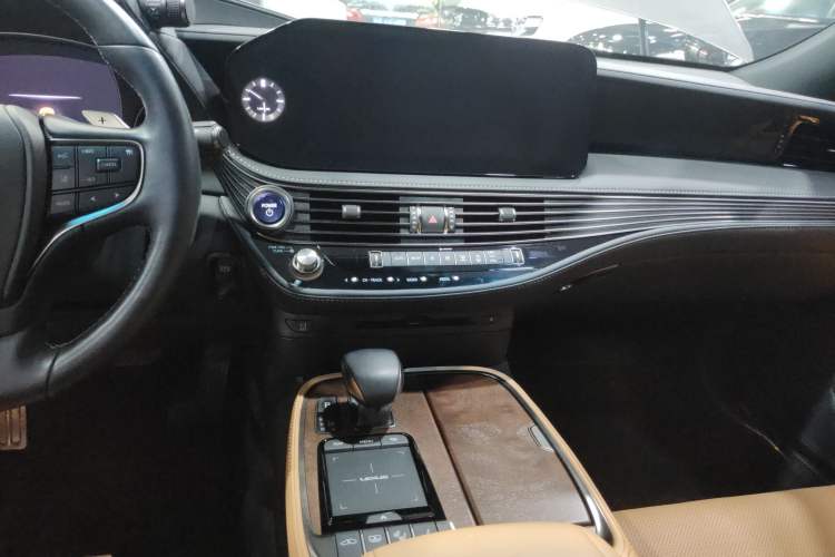Used Lexus LS 2021 500h Excellence Edition Audio And AC Panel