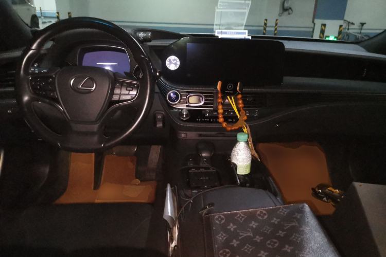 Used Lexus LS 2021 500h Excellence Edition Center Console