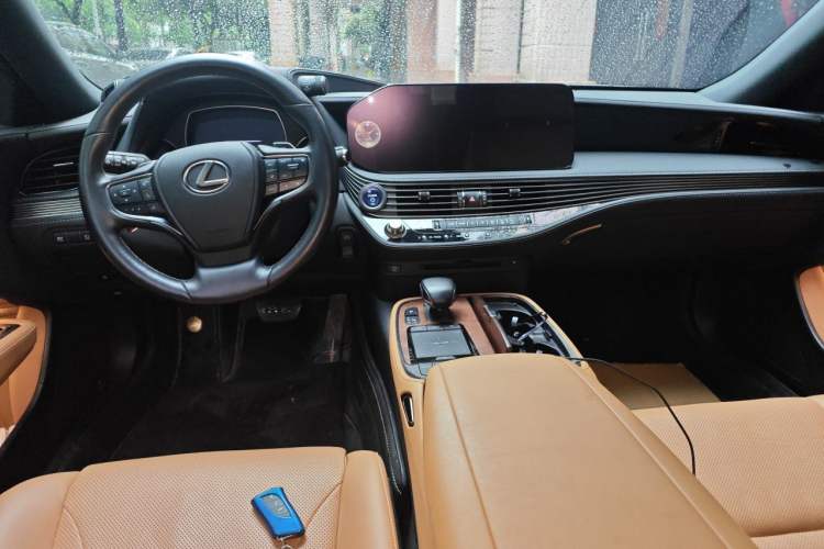 Used Lexus LS 2021 500h Excellence Edition Center Console