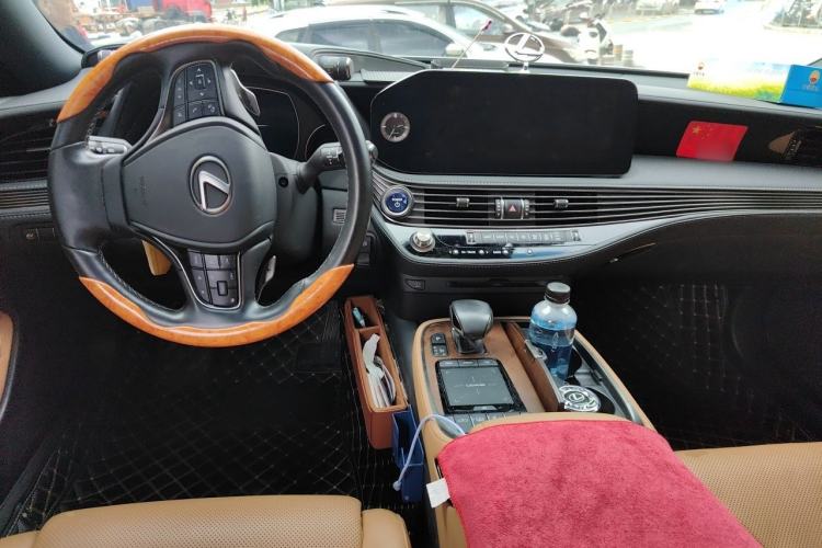 Used Lexus LS 2021 500h Excellence Edition Center Console