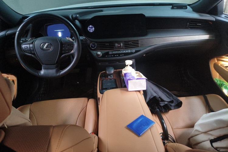 Used Lexus LS 2021 500h Excellence Edition Center Console