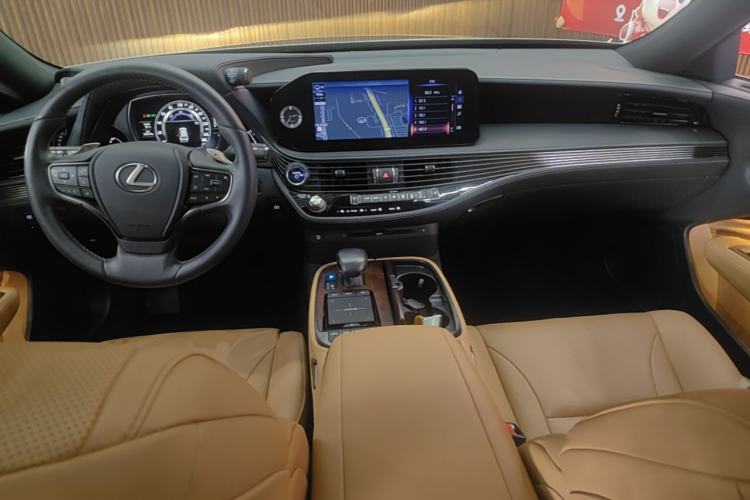 Used Lexus LS 2021 500h Excellence Edition Center Console