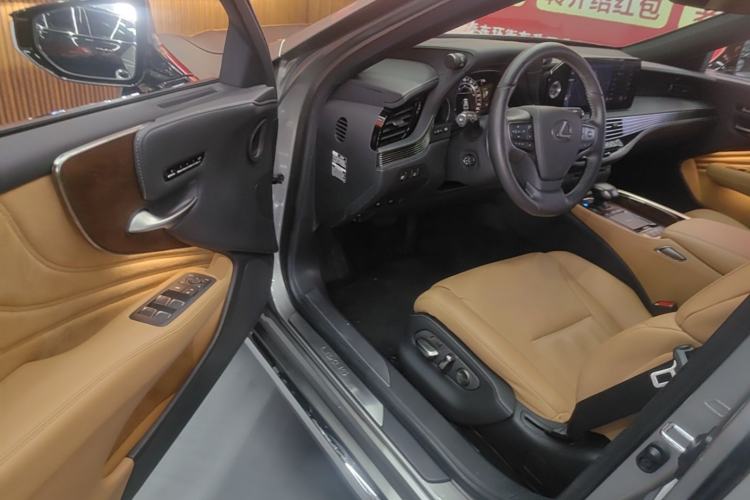 Used Lexus LS 2021 500h Excellence Edition Driver Seat