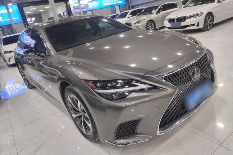 Used Lexus LS 2021 500h Excellence Edition Front Right 45 Deg