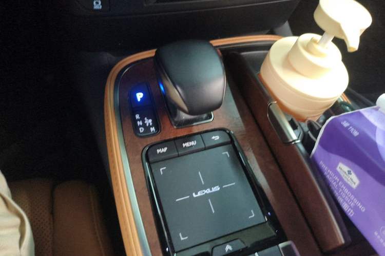 Used Lexus LS 2021 500h Excellence Edition Gear Lever