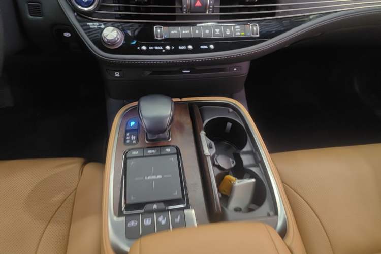 Used Lexus LS 2021 500h Excellence Edition Gear Lever
