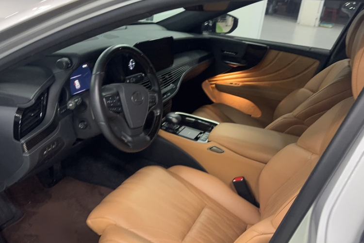 Used Lexus LS 2021 500h Luxury Edition Interior 2