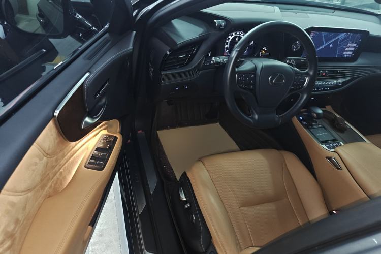 Used Lexus LS 2021 500h Excellence Edition Interior 3