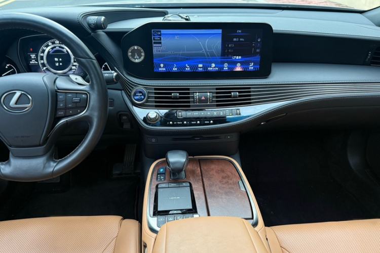 Used Lexus LS 2021 500h Excellence Edition Interior 3