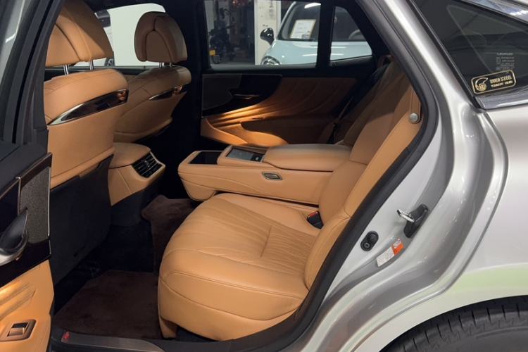 Used Lexus LS 2021 500h Luxury Edition Interior 4