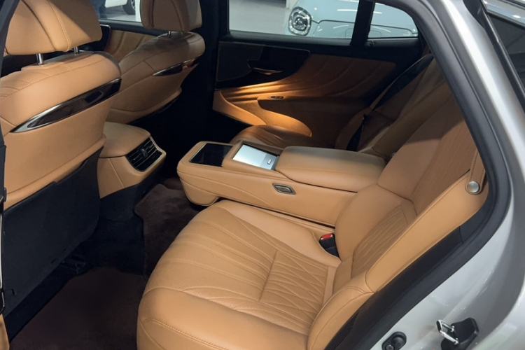 Used Lexus LS 2021 500h Luxury Edition Interior 6