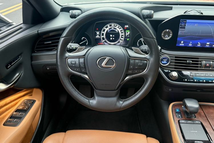 Used Lexus LS 2021 500h Excellence Edition Interior 7