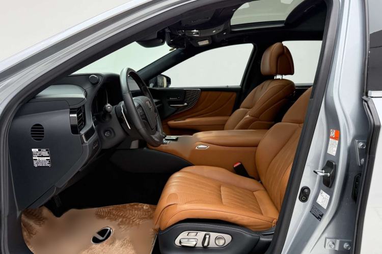 Used Lexus LS 2021 500h Executive Edition Left Front Seat