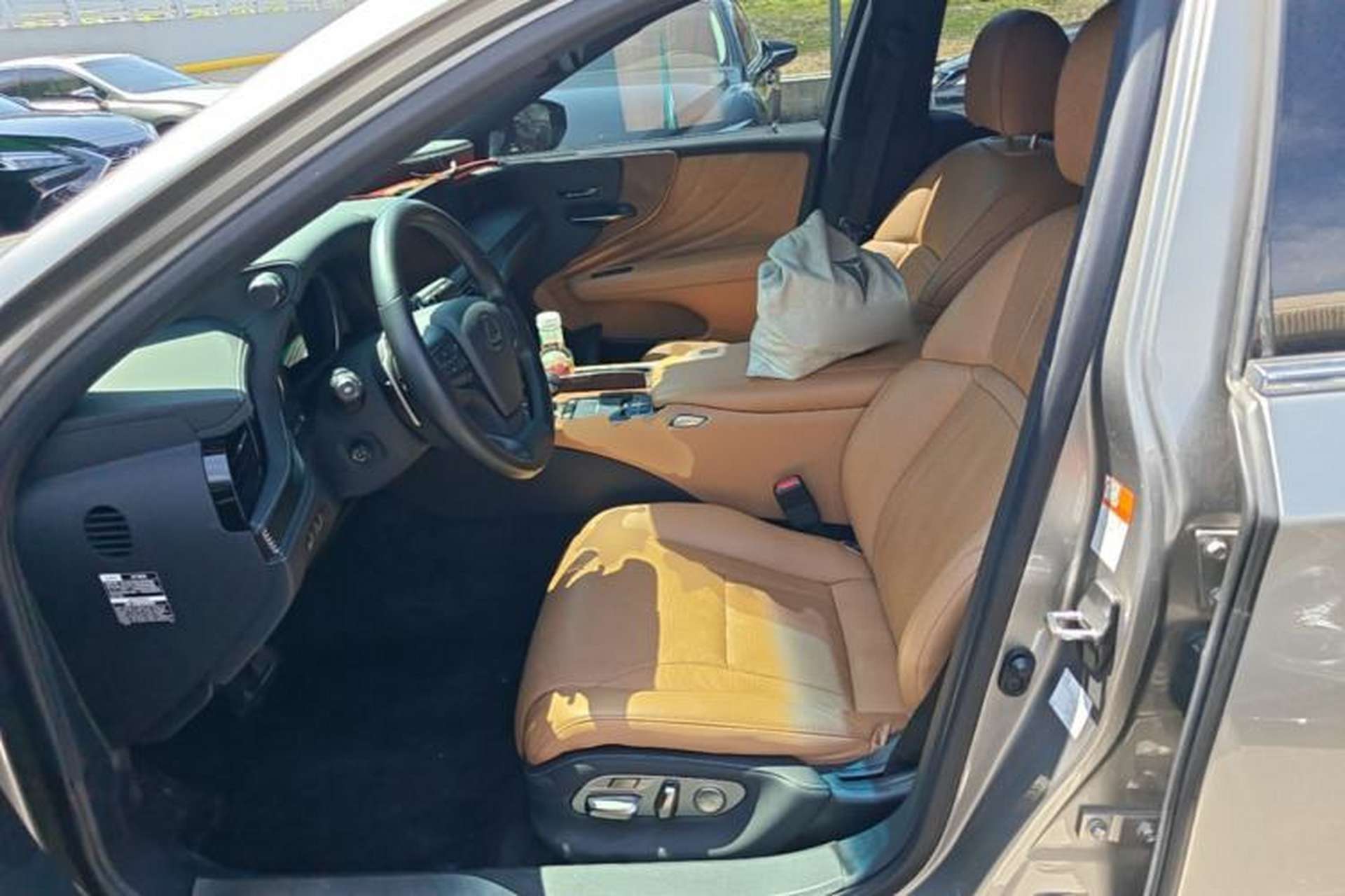 Used Lexus LS 2021 500h Excellence Edition Left Front Seat