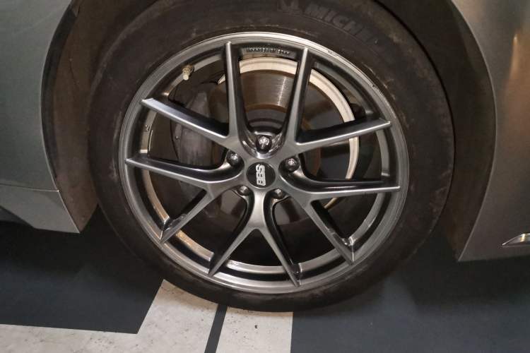 Used Lexus LS 2021 500h Excellence Edition Right Front Wheel Hub