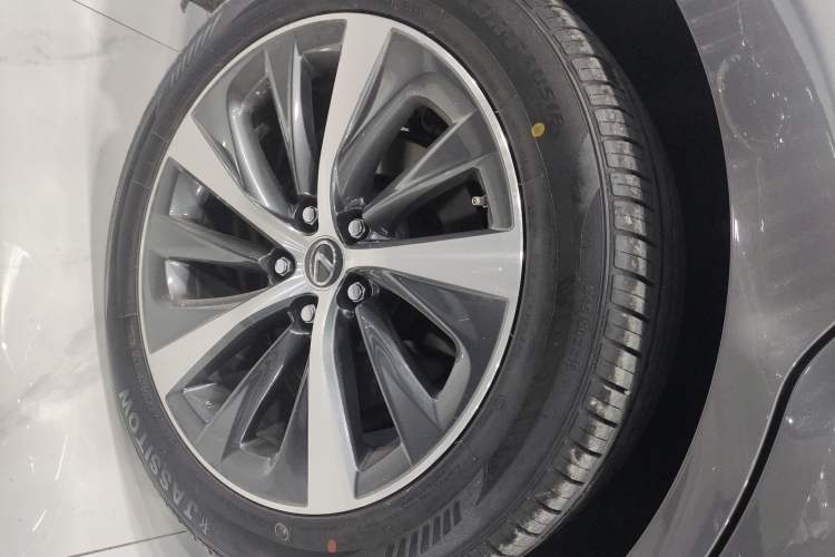 Used Lexus LS 2021 500h Excellence Edition Right Rear Wheel Hub